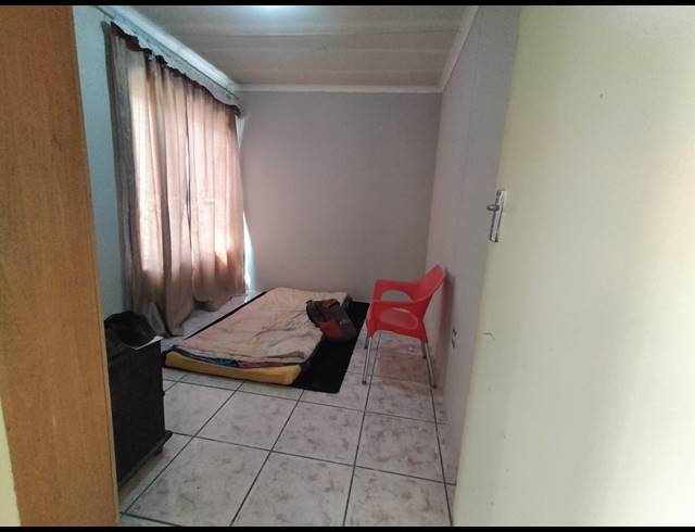 3 BEDROOM FREEHOLD FOR SALE IN DANVILLE